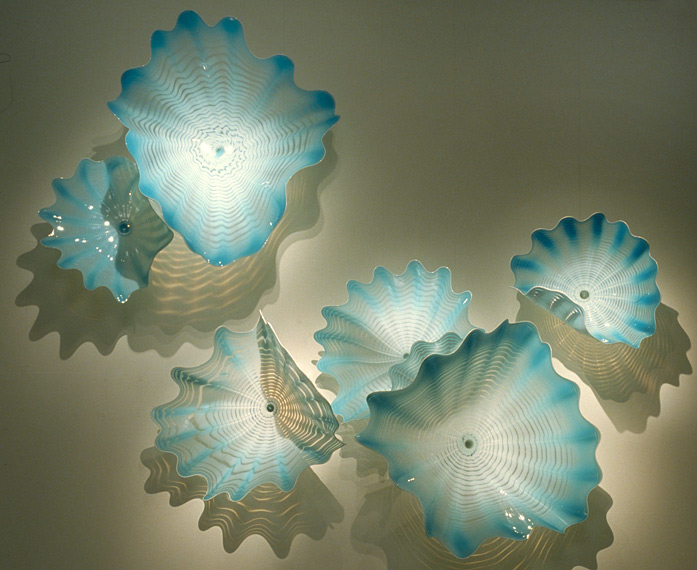 Wholesale Amazing Glossy Decorative Glass Plates Flowers Blue